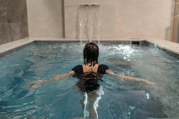 Découvrez les abris de piscine bas : l'option élégante et fonctionnelle pour votre piscine